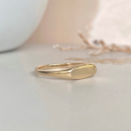 Feminine Signet Ring